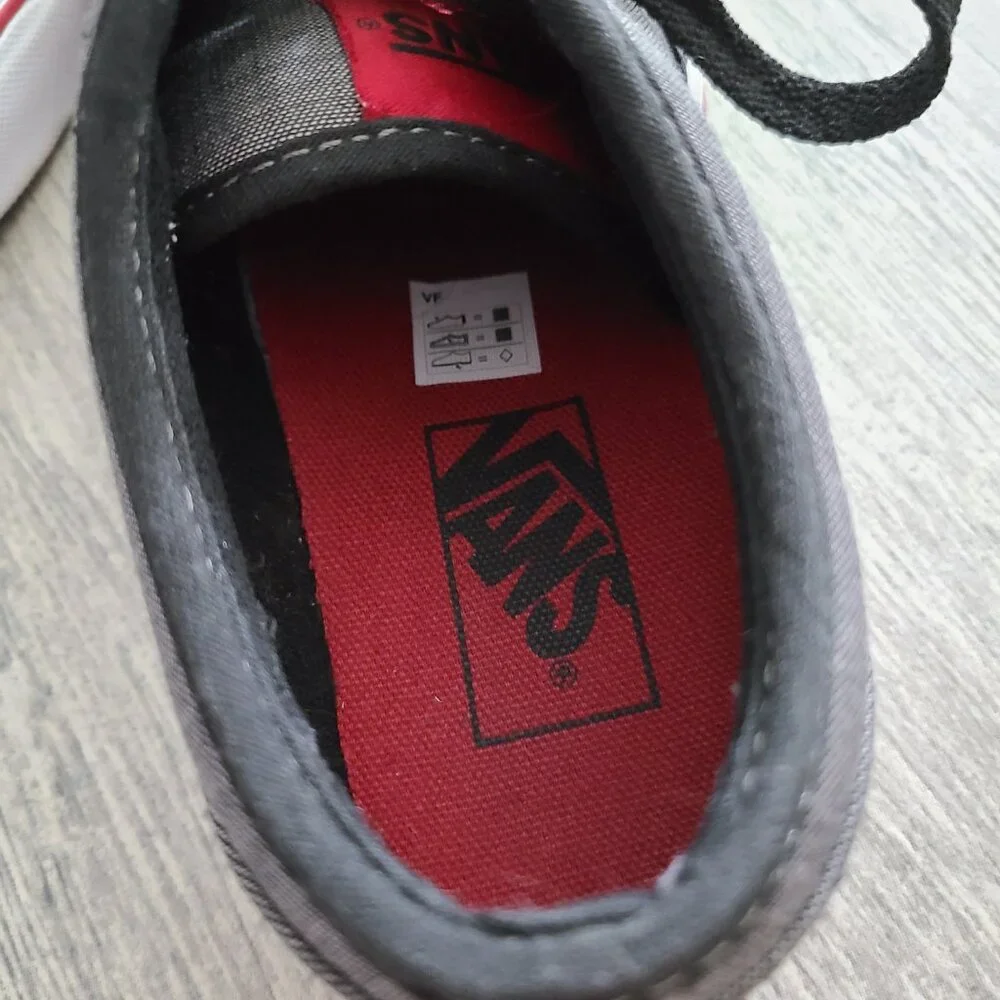 Vans mens Atwood textile black grey and red low top canvas sneakers size 7